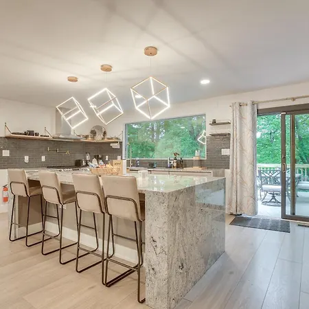 Spacious Riverfront Delaware Home With Views